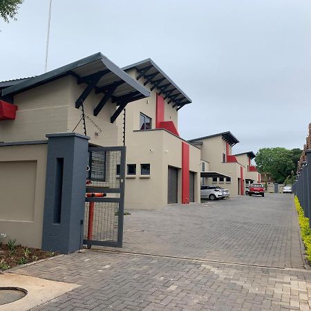 66 Dorp Street Apartment Polokwane Luaran gambar